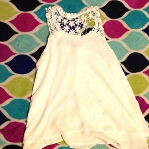 Cute sleeve less shirt ❤️